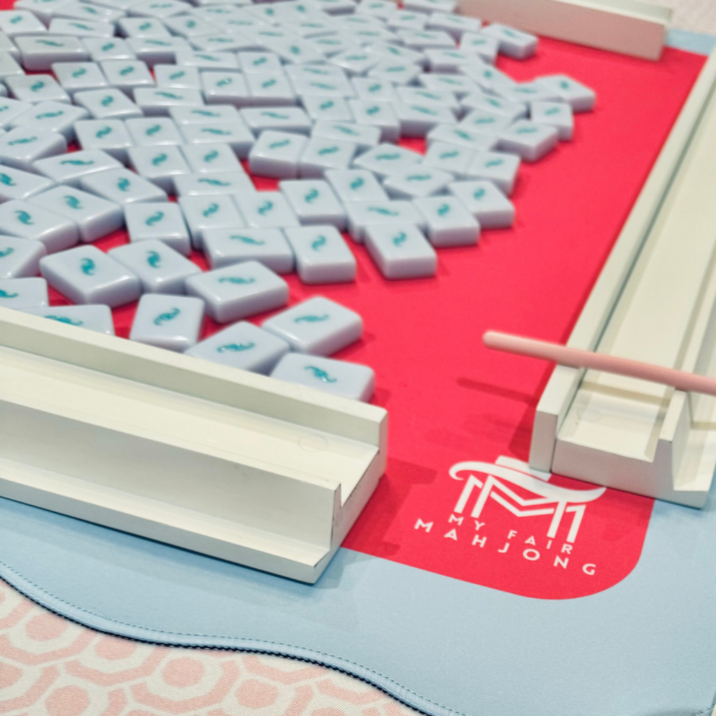 MAHJONG MAT  |  Color Wave  |  Blue Center- Green Scallop - MFM