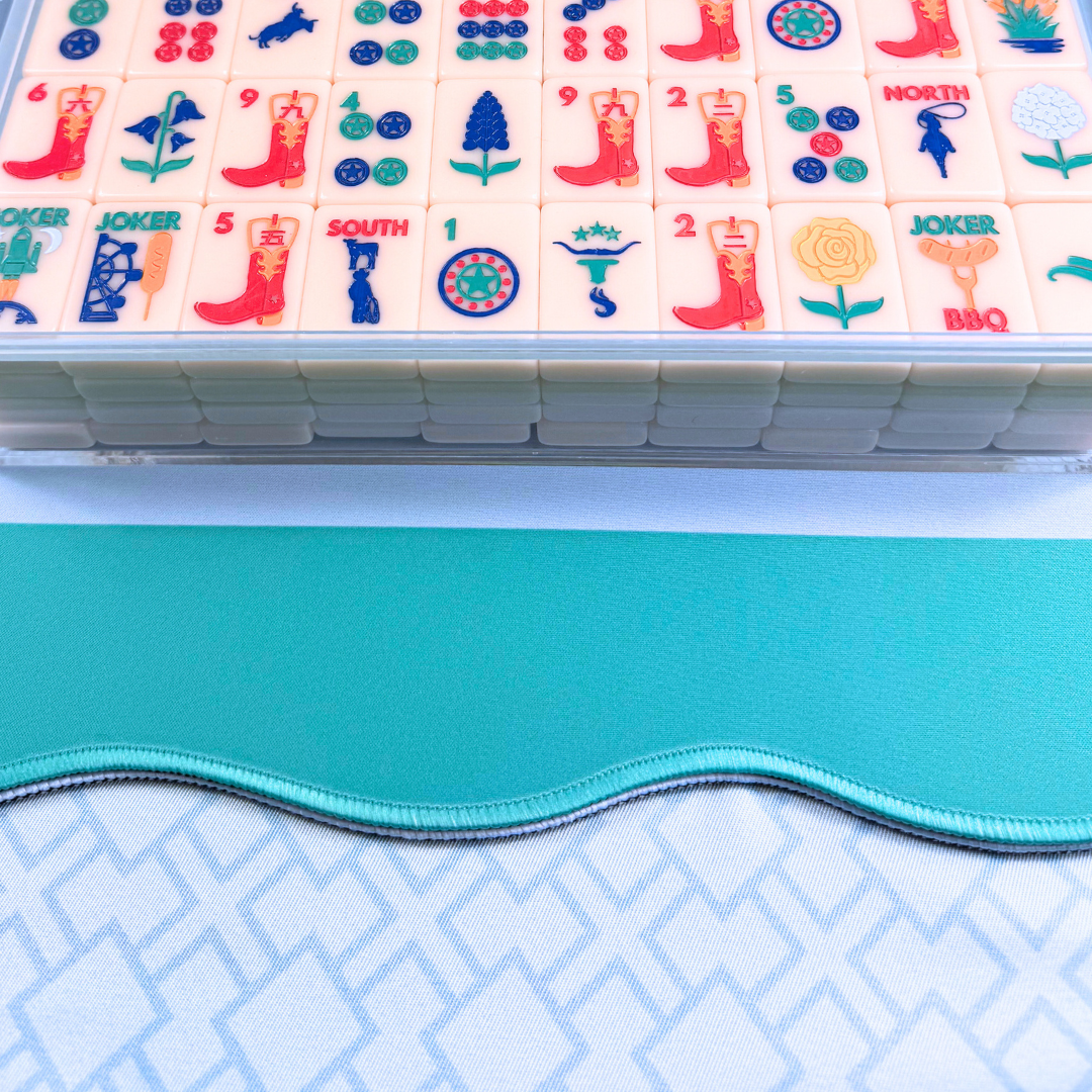 MAHJONG MAT  |  Color Wave  |  Blue Center- Green Scallop - MFM
